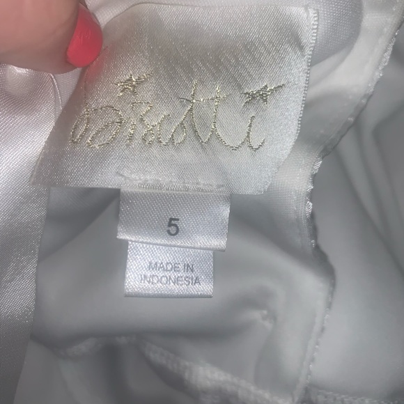 Girls satin ruffle size 5 dress - Picture 9 of 9